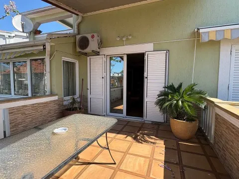 Rent, four bedroom apartment, 160m², Tivat, Crna Gora - image 1