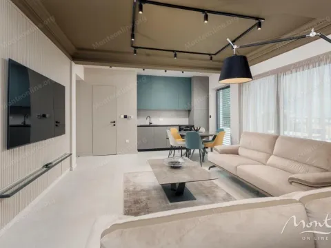 Sale, three bedroom apartment, 191m², Dobrota, Kotor - image 3