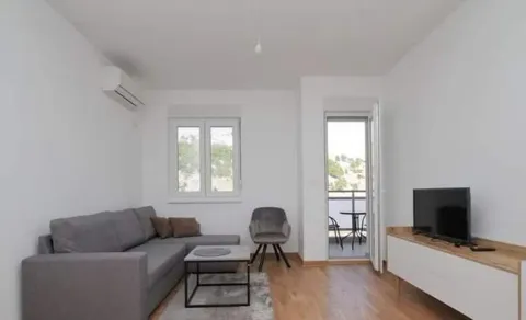 Izdavanje, jednosoban stan, 47m², City Kej, Podgorica - image 8