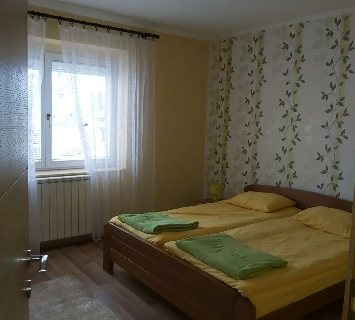 Izdavanje, dvosoban stan, 60m², Centar, Žabljak