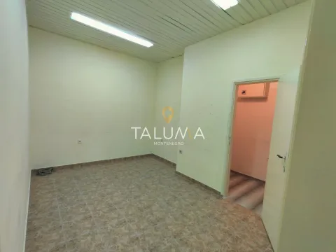 Prodaja, poslovni prostor, 36m², Baston, Podgorica