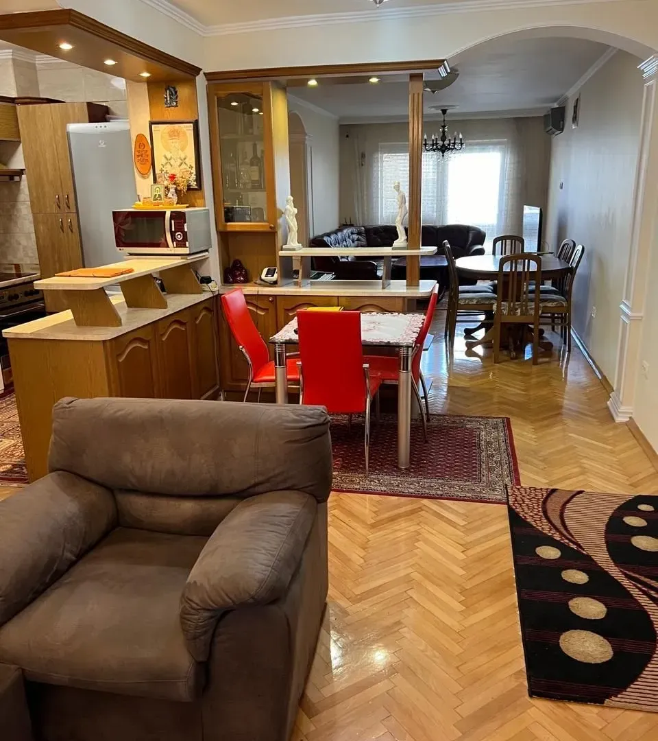 Prodaja, trosoban stan, 114m², Adok, Budva