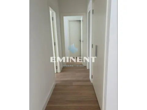 Izdavanje, trosoban stan, 86m², Savski Venac, Beograd - image 5