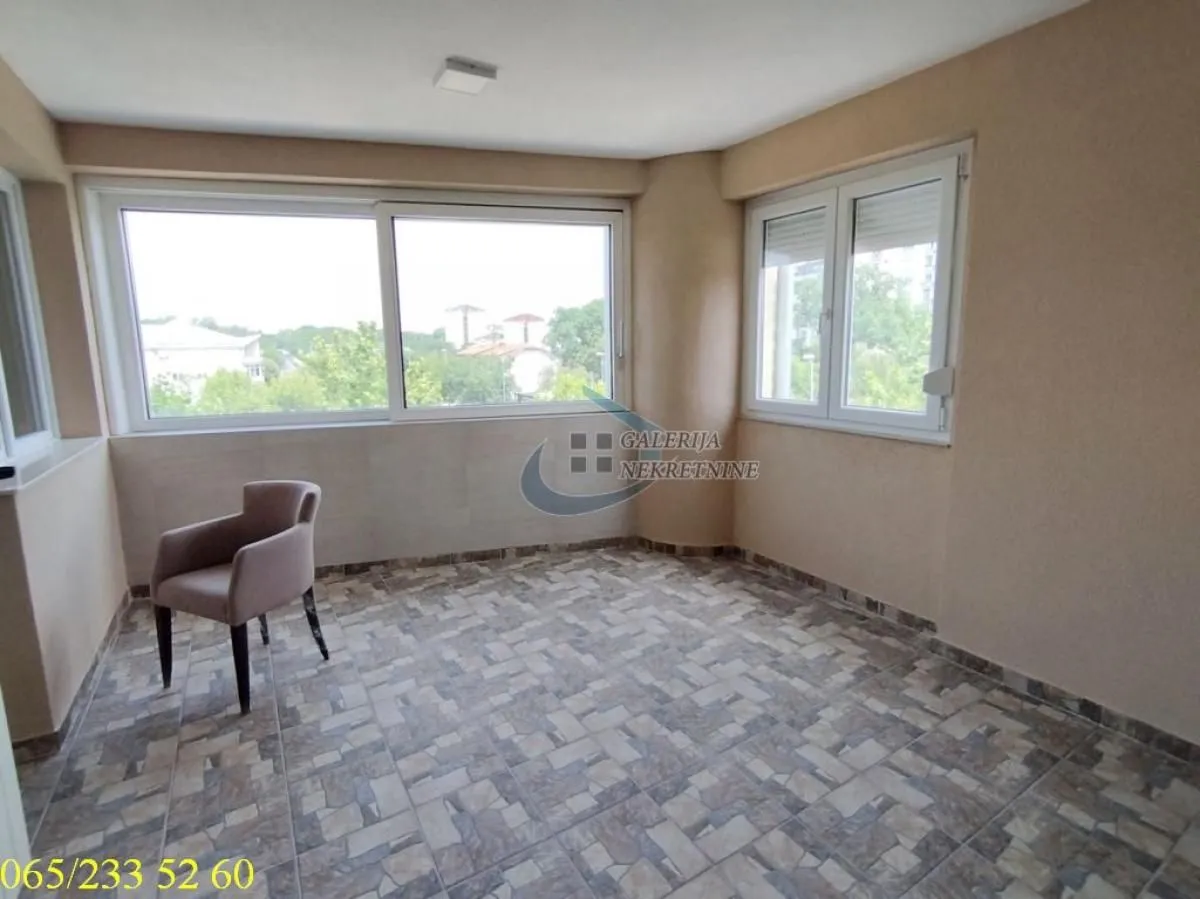 Rent, apartment, 165m², Čukarica, Beograd