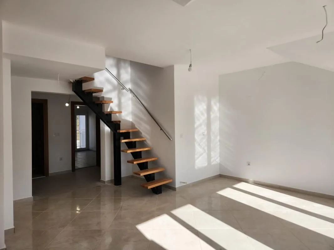 Prodaja, trosoban stan, 120m², Gomila, Herceg Novi