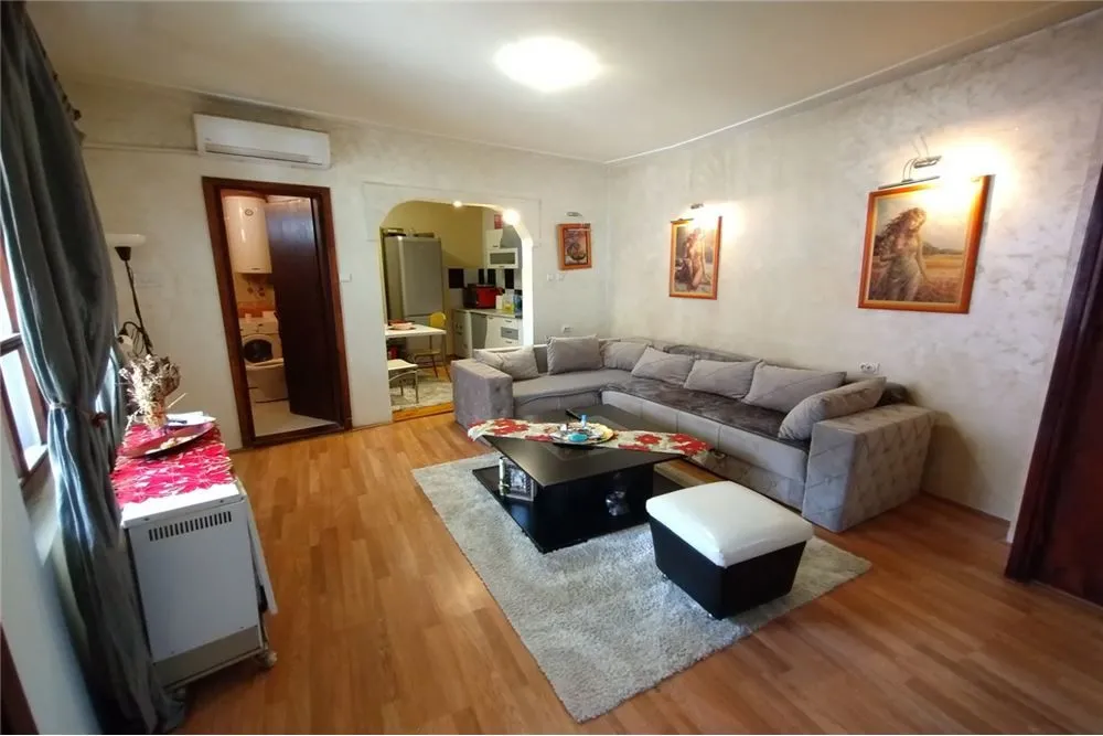 Izdavanje, dvosoban stan, 60m², Čair, Niš