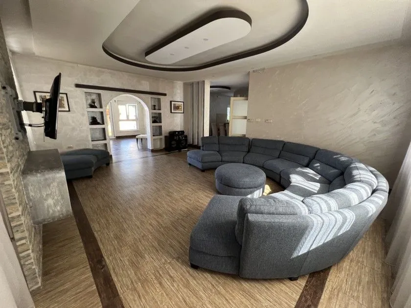 Rent, house, 330m², Golubovci, Podgorica