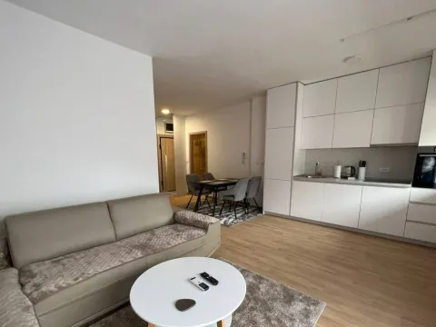 Rent, two bedroom apartment, 80m², Budva, Crna Gora - image 1