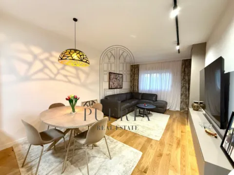 Izdavanje, dvosoban stan, 75m², Central Point, Podgorica