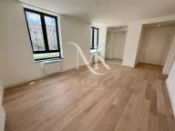 Izdavanje, trosoban stan, 78m², Savski Venac, Beograd - image 2