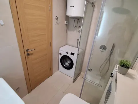 Izdavanje, jednosoban stan, 48m², New City, Podgorica - image 3