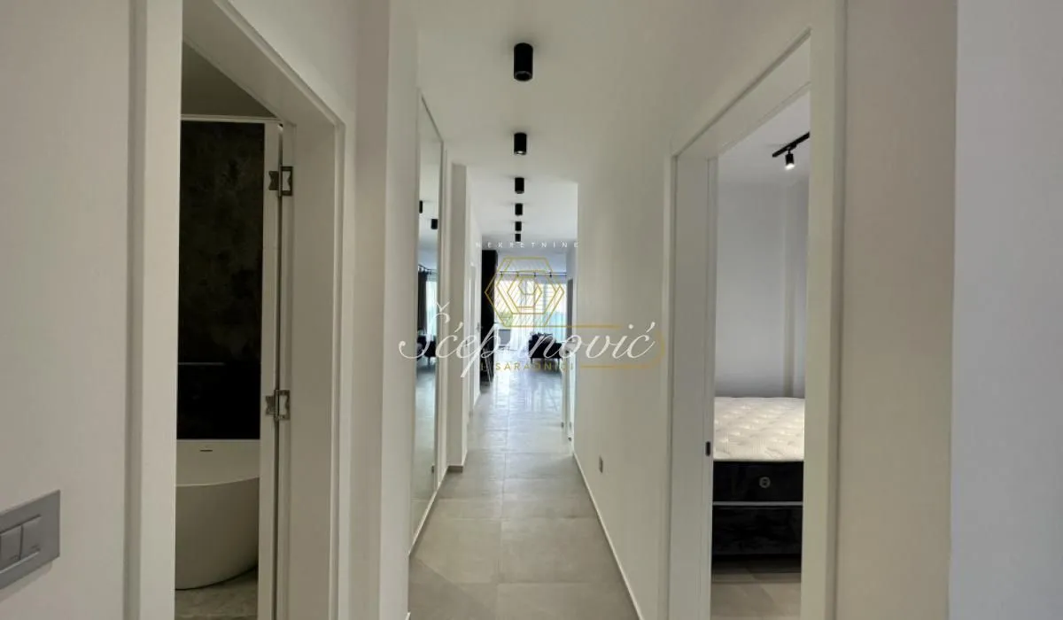 Izdavanje, četvorosoban stan, 164m², Mišeluk, Petrovaradin