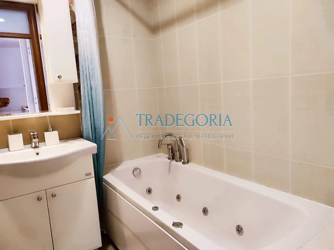 Prodaja, jednosoban stan, 63m², Dobra Voda, Bar