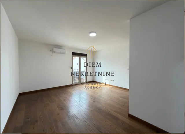Rent, office space, 56m², City Kvart, Podgorica