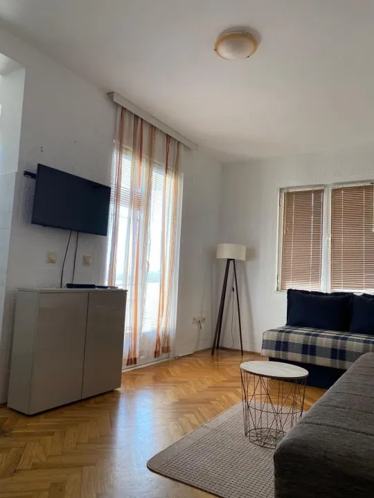 Rent, one bedroom apartment, 42m², Bečići, Budva