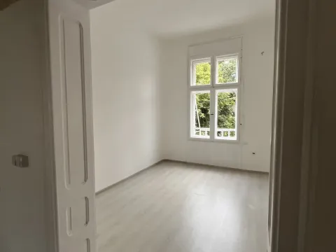 Izdavanje, poslovni prostor, 100m², Centar, Leskovac - image 6