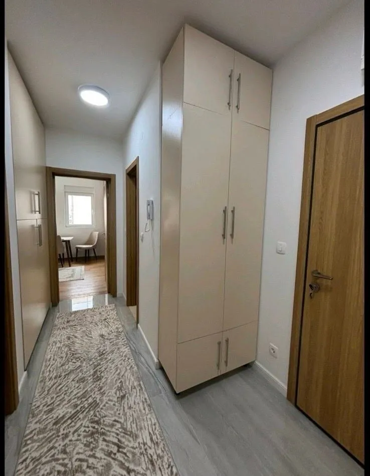 Izdavanje, dvosoban stan, 71m², New City, Podgorica