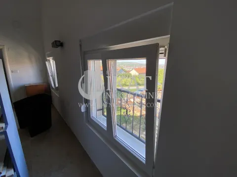 Izdavanje, kuća, 160m², Boleč, Grocka - image 16