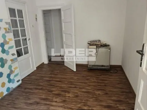 Sale, two bedroom apartment, 68m², Južni Bulevar, Vračar Sve Podlokacije - image 5