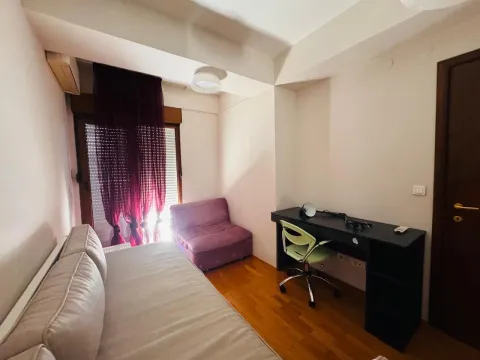 Rent, two bedroom apartment, 90m², City Kvart, Podgorica - image 12
