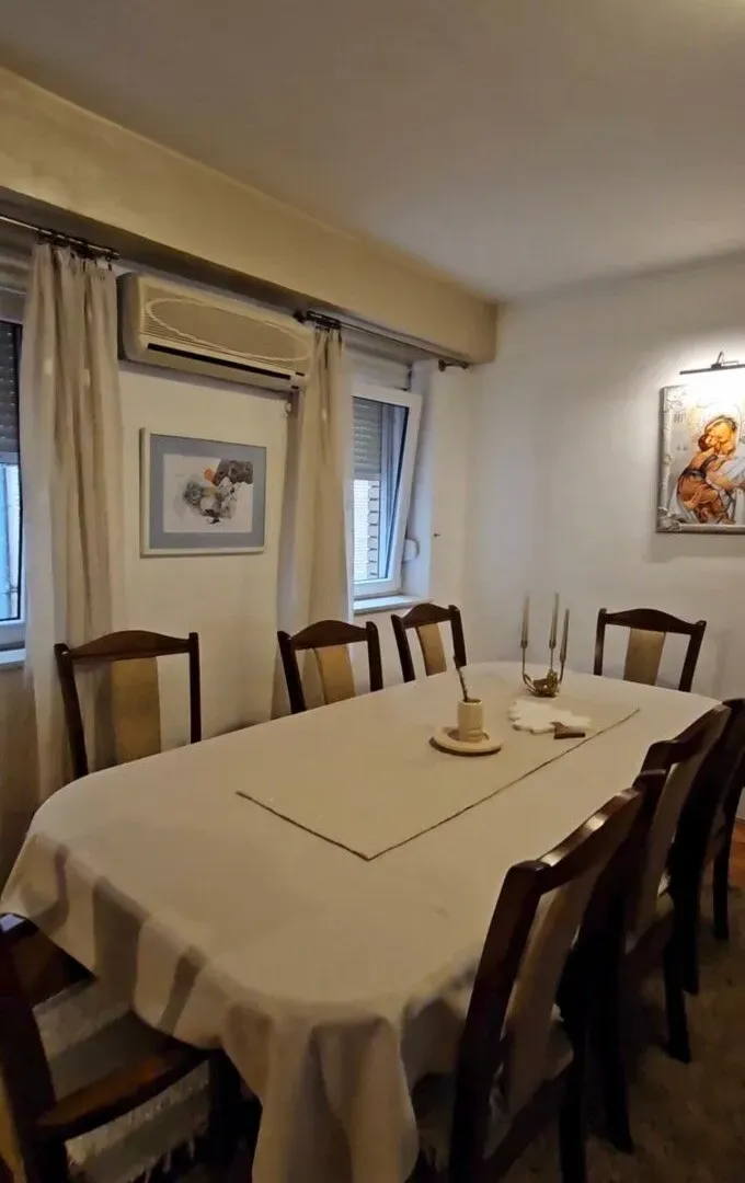 Prodaja, trosoban stan, 94m², Centar, Podgorica