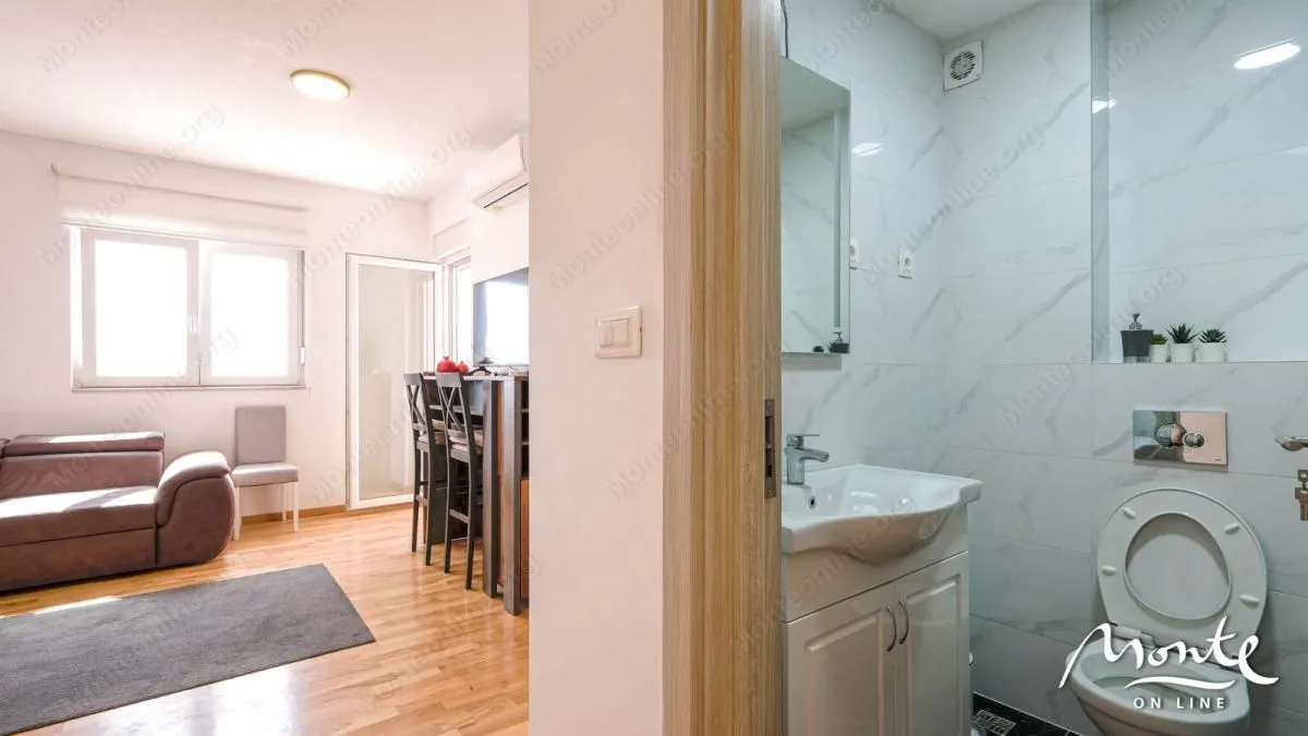 Sale, two bedroom apartment, 59m², Bečići, Budva