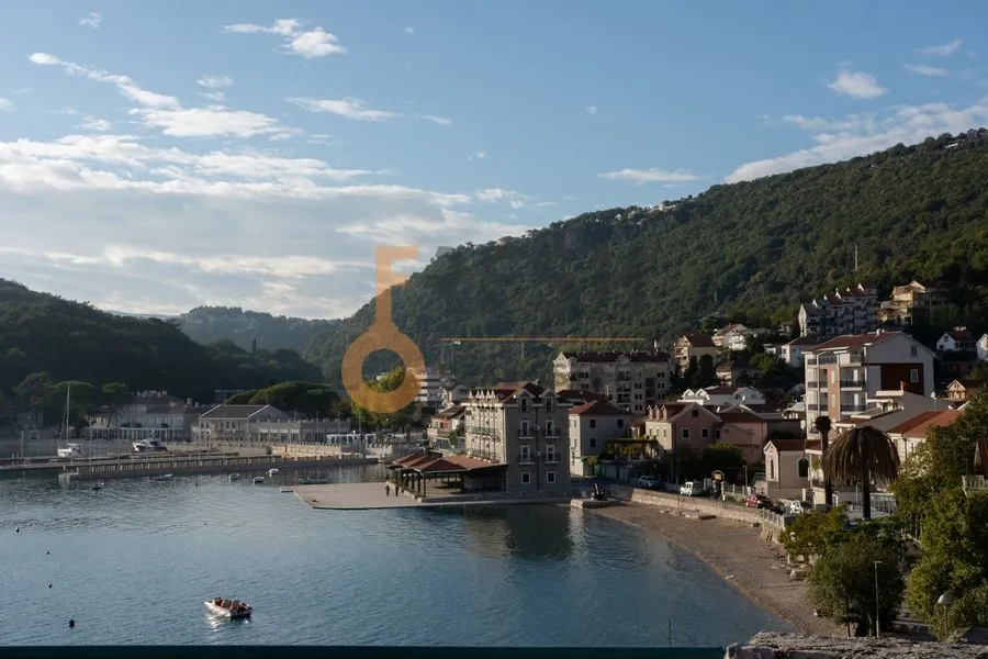Sale, office space, 800m², Herceg Novi, Crna Gora