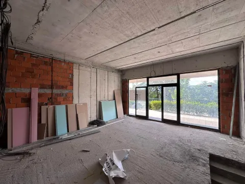 Izdavanje, poslovni prostor, 100m², City Kvart, Podgorica - image 7