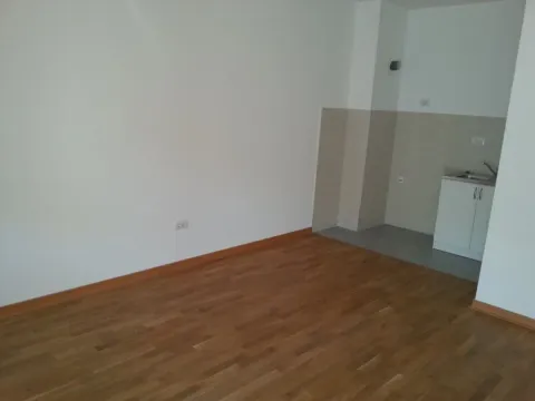 Izdavanje, jednosoban stan, 44m², City Kvart, Podgorica - image 7