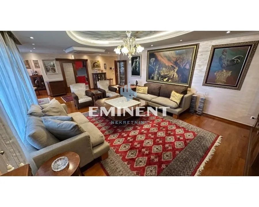 Izdavanje, trosoban stan, 140m², Stari Grad, Beograd
