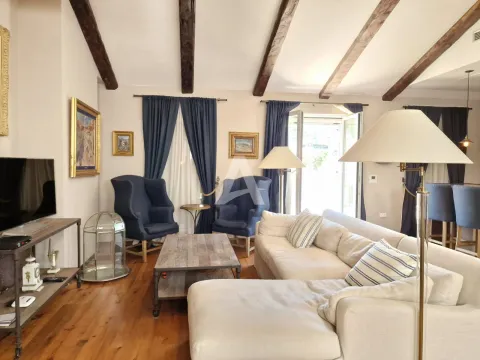 Sale, three bedroom apartment, 192m², Stari Grad, Budva - image 18