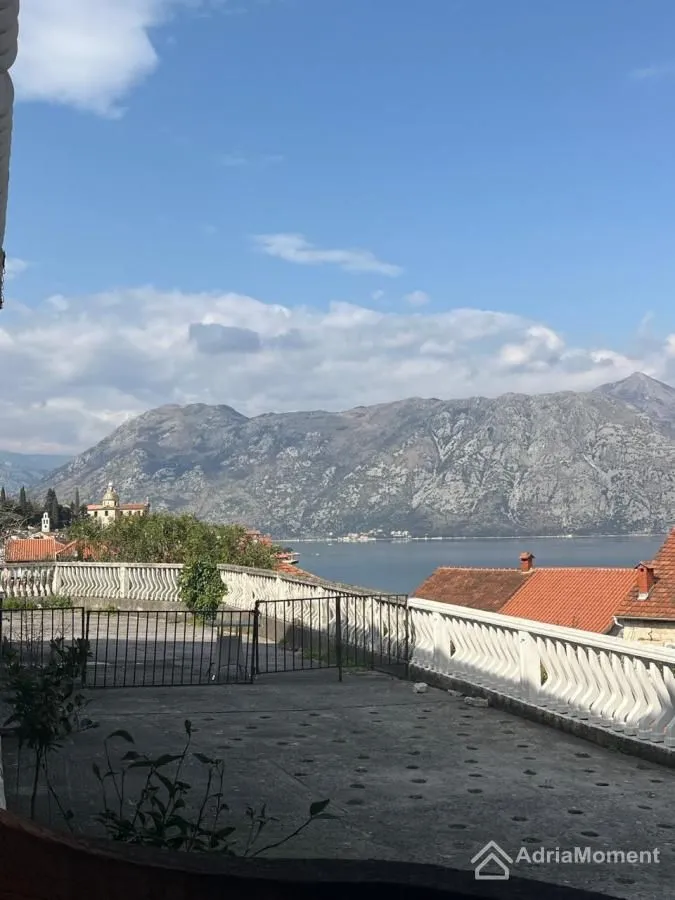 Prodaja, jednosoban stan, 42m², Prčanj, Kotor