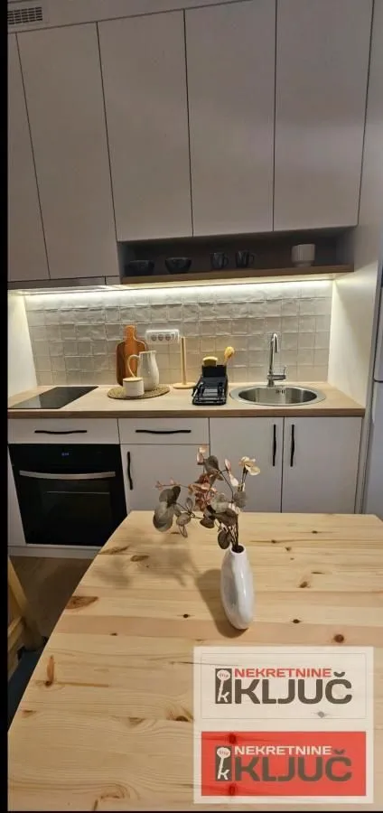 Izdavanje, jednosoban stan, 36m², Centar, Novi Sad