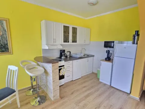 Izdavanje, jednosoban stan, 50m², Centar, Tivat - image 7