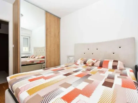 Rent, two bedroom apartment, 65m², City Kej, Podgorica - image 8