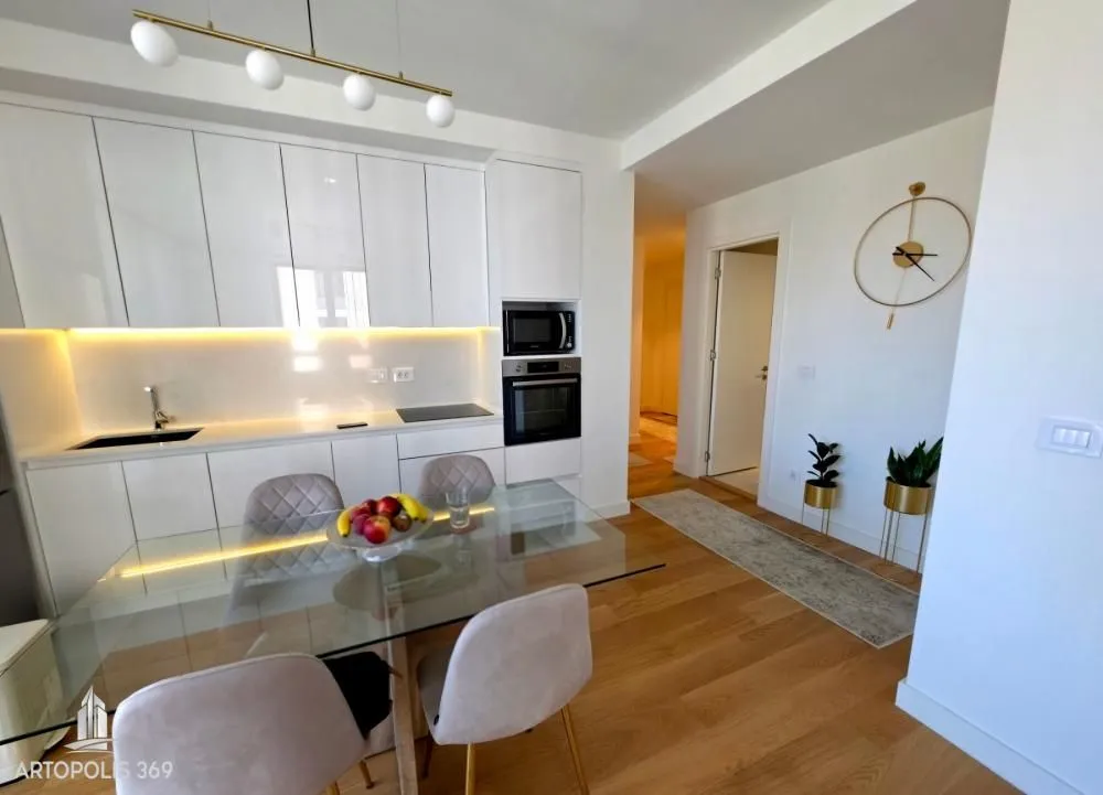 Sale, three bedroom apartment, 77m², Savski Venac, Beograd