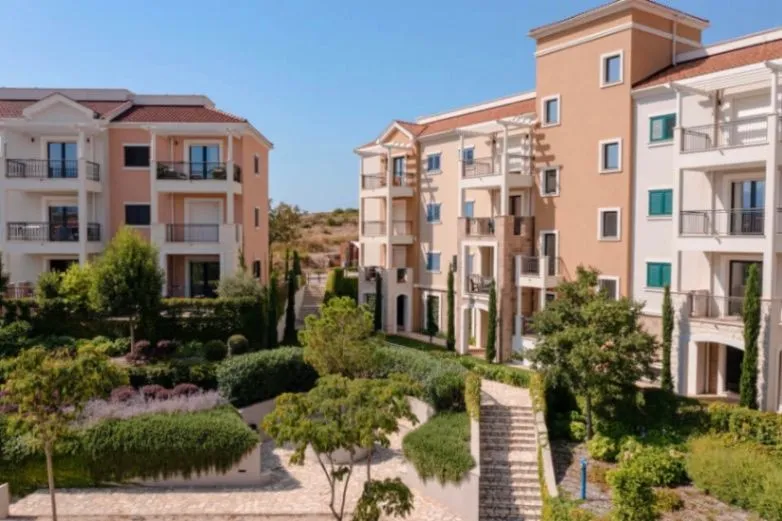 Prodaja, dvosoban stan, Luštica Bay, Tivat