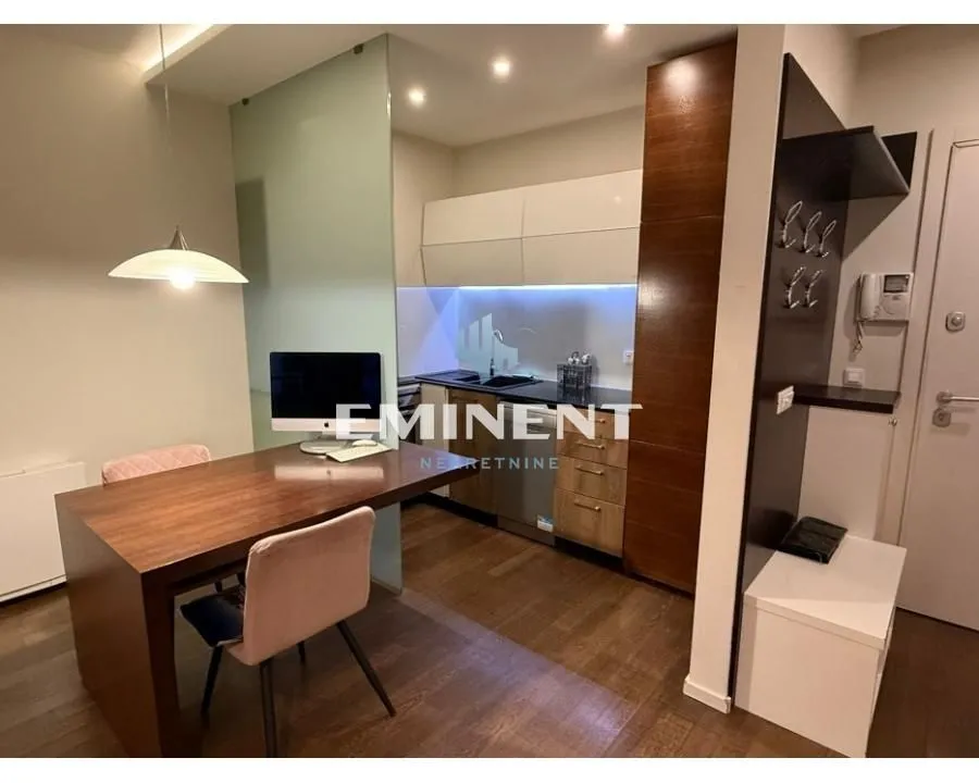 Rent, two bedroom apartment, 52m², Slavija, Vračar Sve Podlokacije