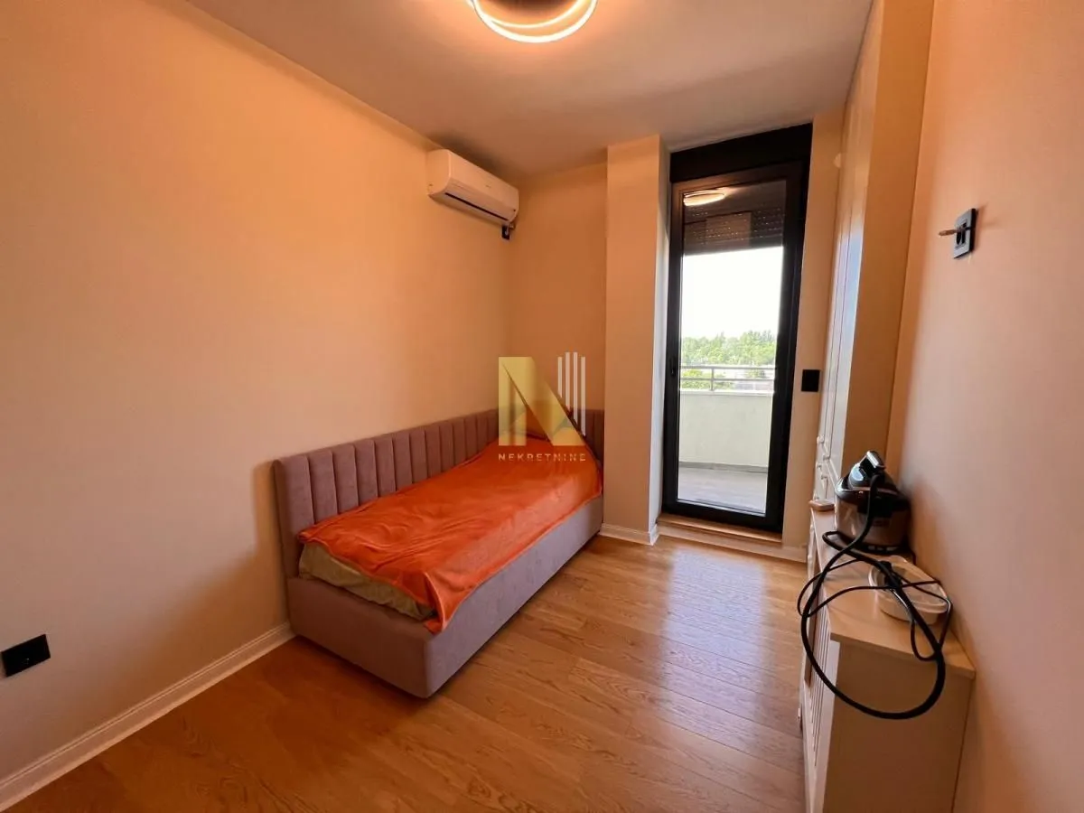 Sale, four bedroom apartment, 135m², Bulevar patrijarha Pavla, Novi Sad Sve Podlokacije