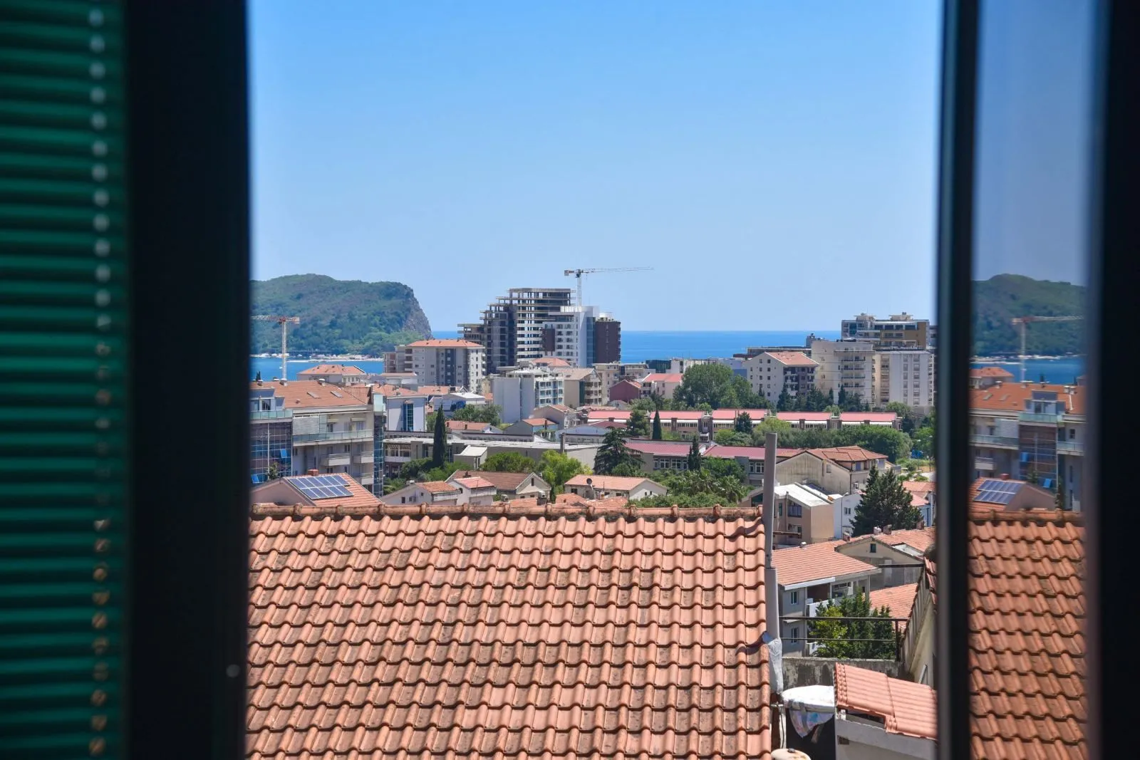 Izdavanje, stan, 93m², Budva, Crna Gora