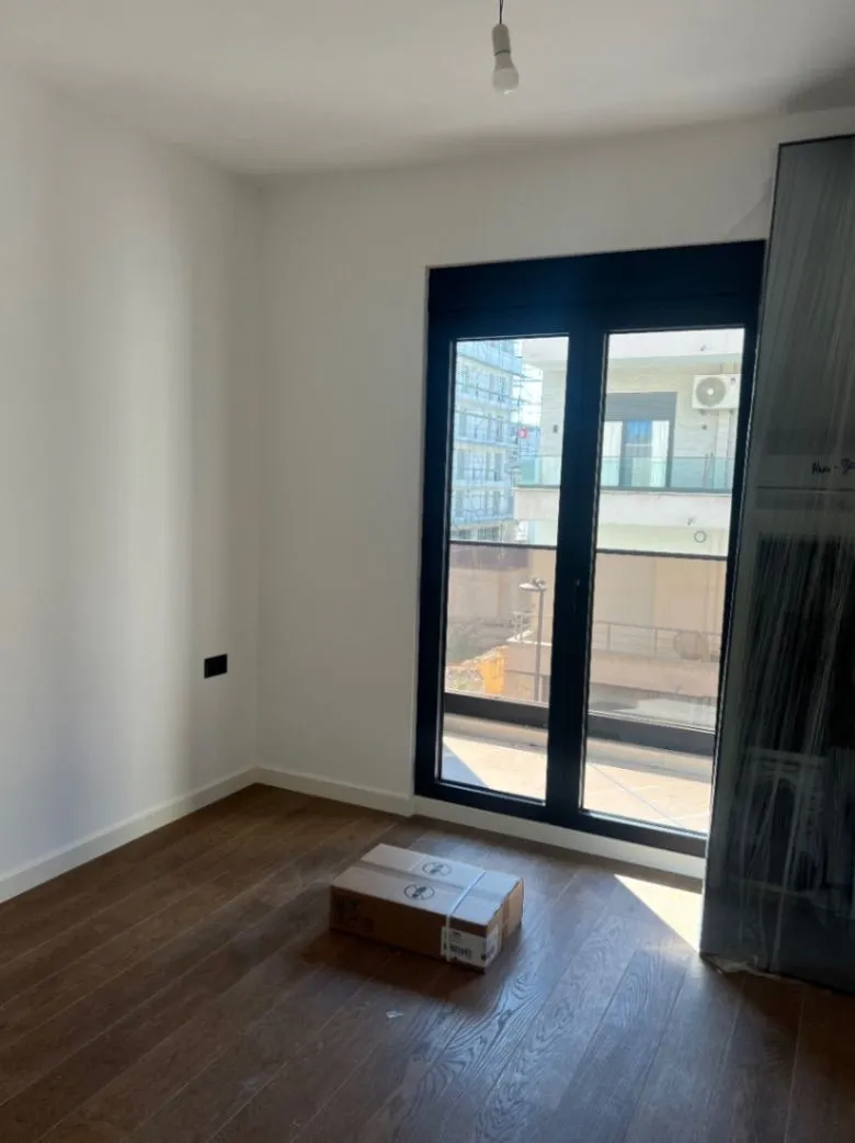 Izdavanje, jednosoban stan, 44m², Centar, Podgorica