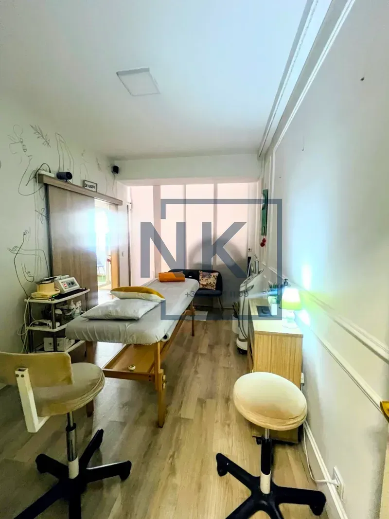 Rent, office space, 172m², 1 maj, Podgorica