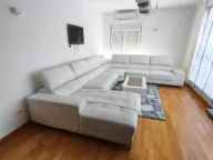 Izdavanje, dvosoban stan, 75m², Stari Aerodrom, Podgorica - image 1