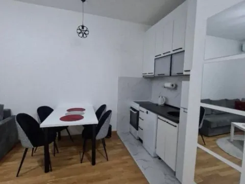 Izdavanje, jednosoban stan, 40m², Krivi Most, Podgorica - image 6