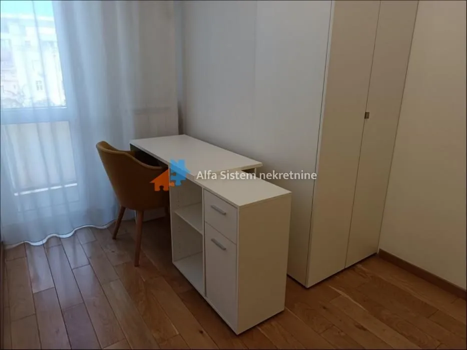 Rent, three bedroom apartment, 87m², Slavija, Vračar Sve Podlokacije