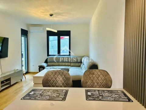 Izdavanje, jednosoban stan, 47m², City Kvart, Podgorica - image 8