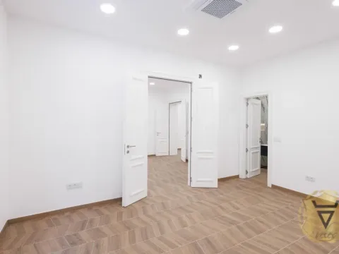 Izdavanje, četvorosoban stan, 121m², Stari Grad, Beograd - image 8