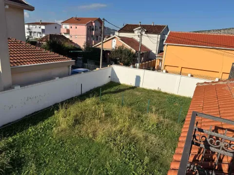 Prodaja, kuća, 340m², Tološi, Podgorica - image 4