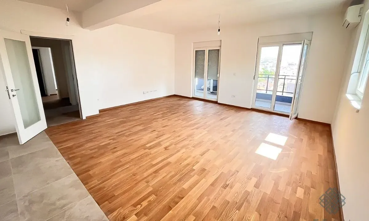 Sale, three bedroom apartment, 106m², Stari Aerodrom, Podgorica