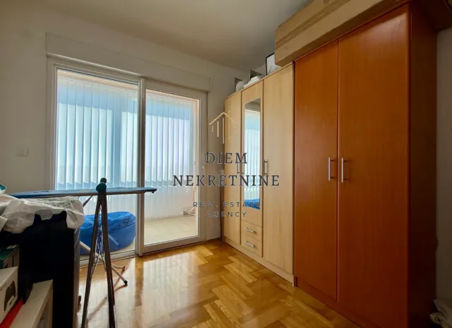 Sale, two bedroom apartment, 76m², Centar, Bar